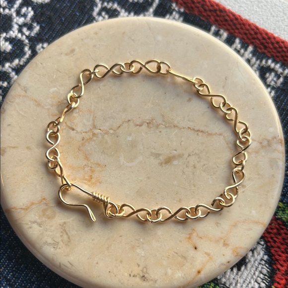 Artisan made Jewelry - Elegant Artisan infinity Gold Chain Bracelet